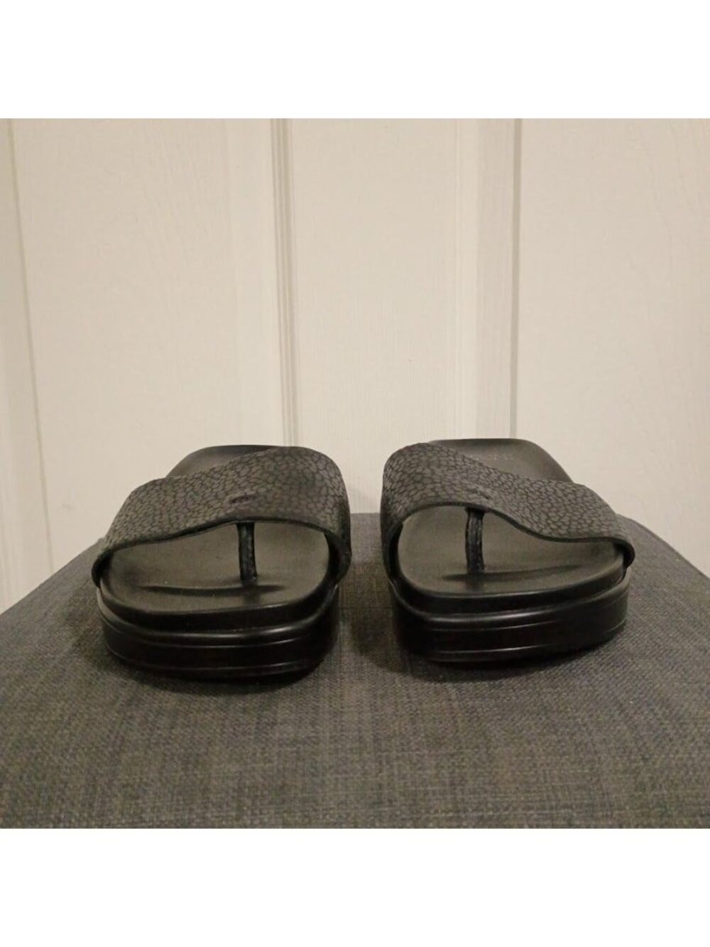 Donald Pliner Black Leather Slides Sandals Size 8.5M Platform Stylish - Picture 6 of 6